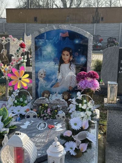 Placa de lápida de vidrio para una niña